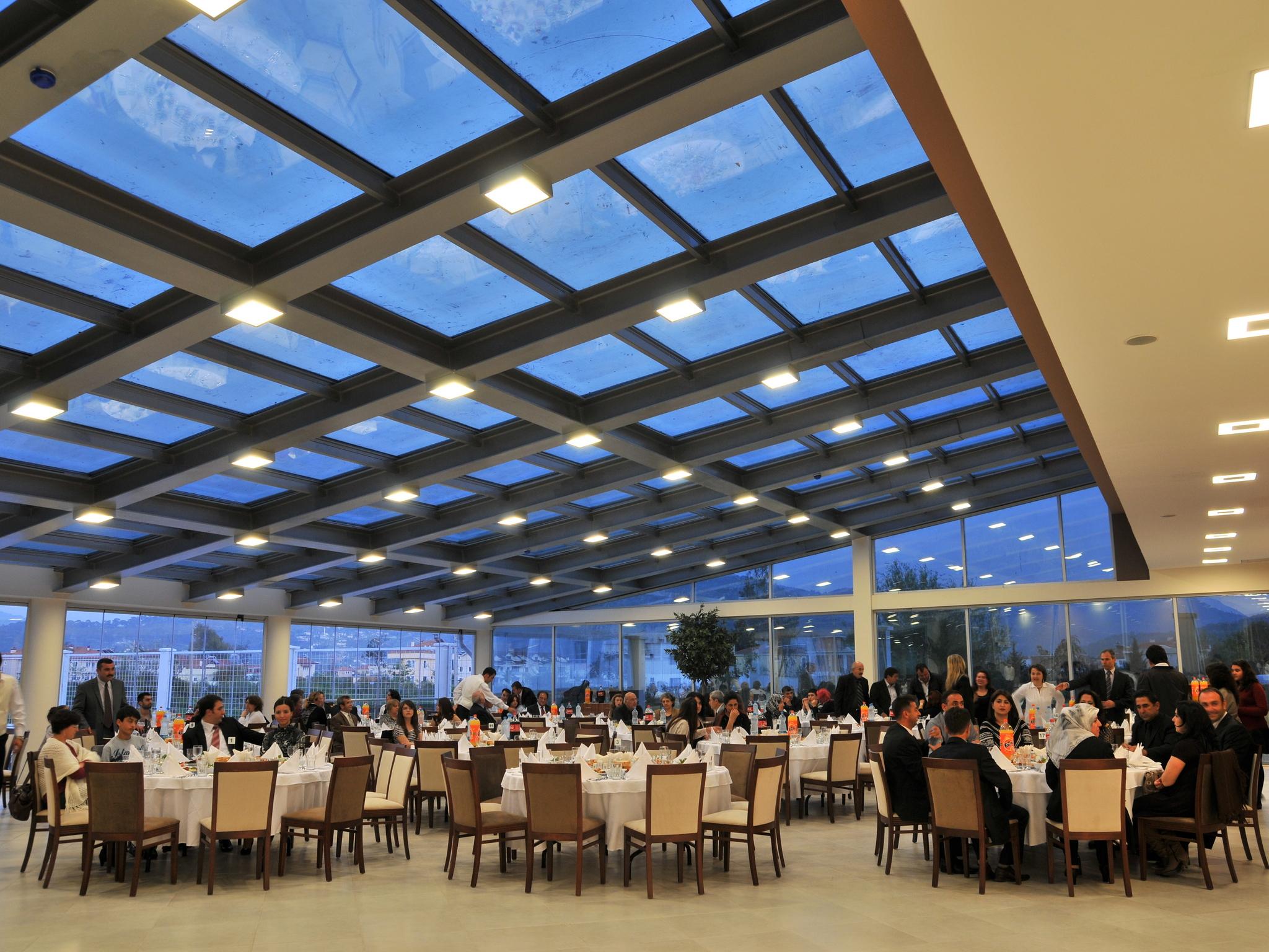 Airport Lykia Thermal & מלון