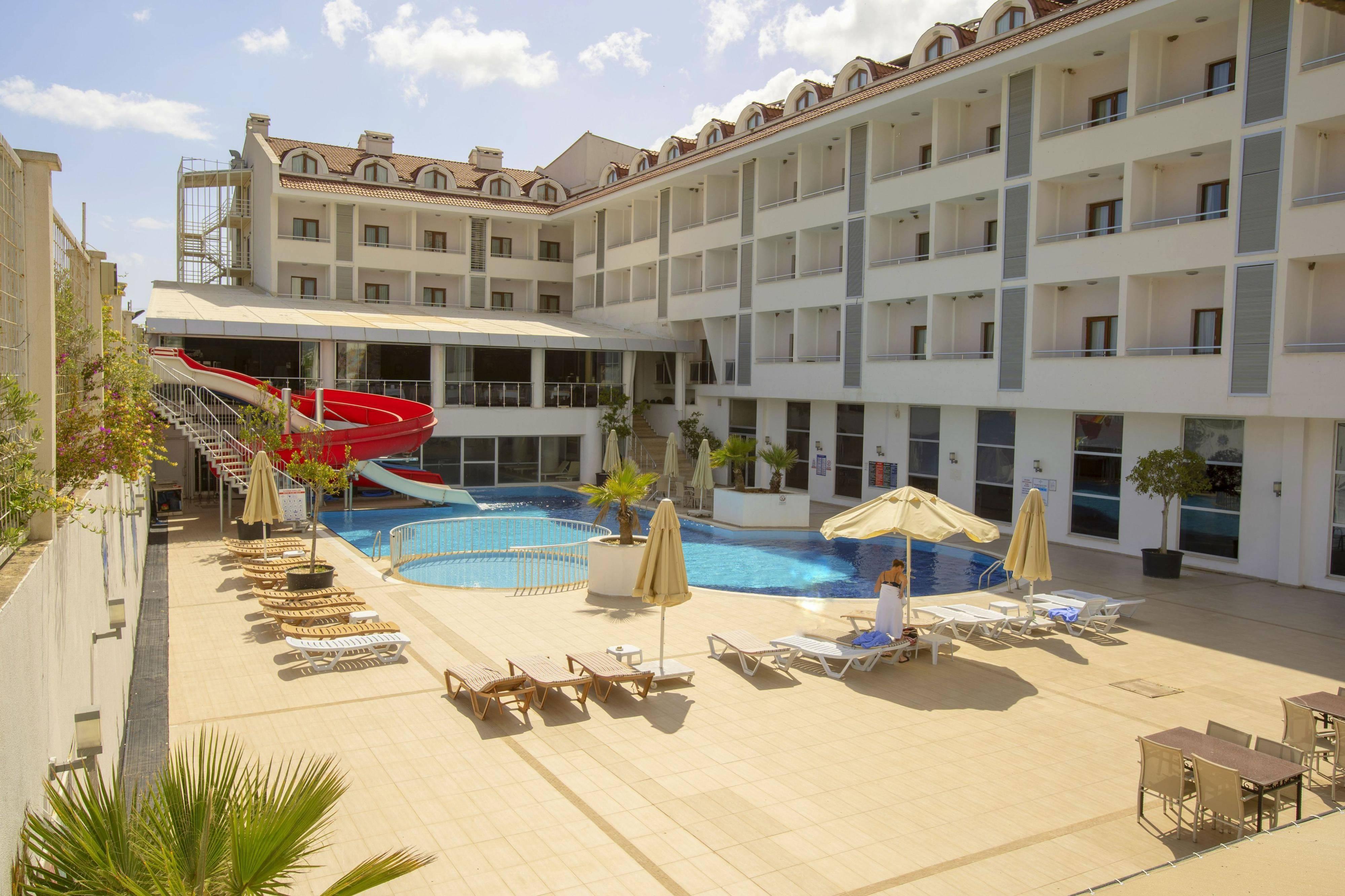 מלון Airport Lykia Thermal & 4*